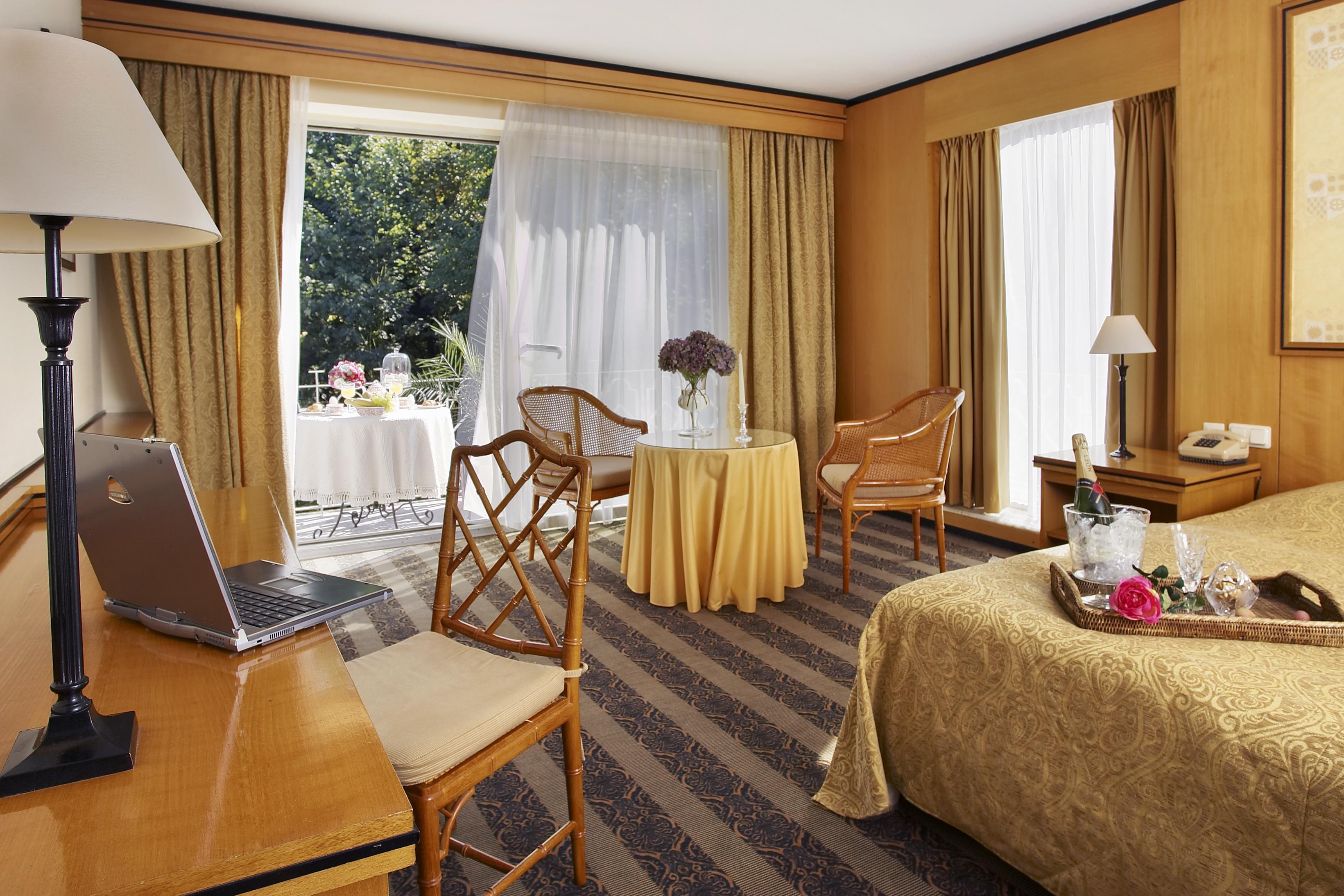 Hotel Gladbeck Van Der Valk Bagian luar foto