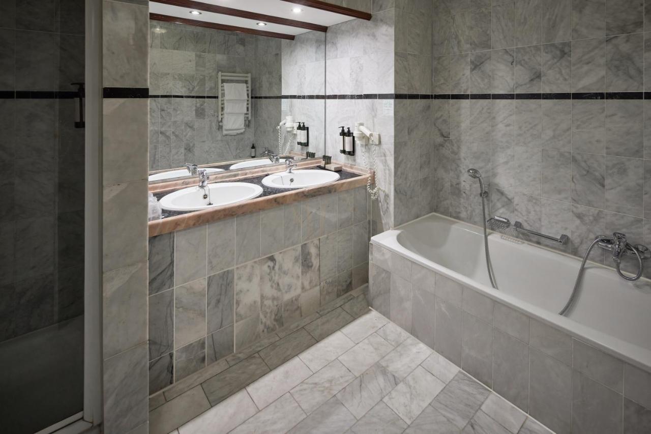 Hotel Gladbeck Van Der Valk Bagian luar foto