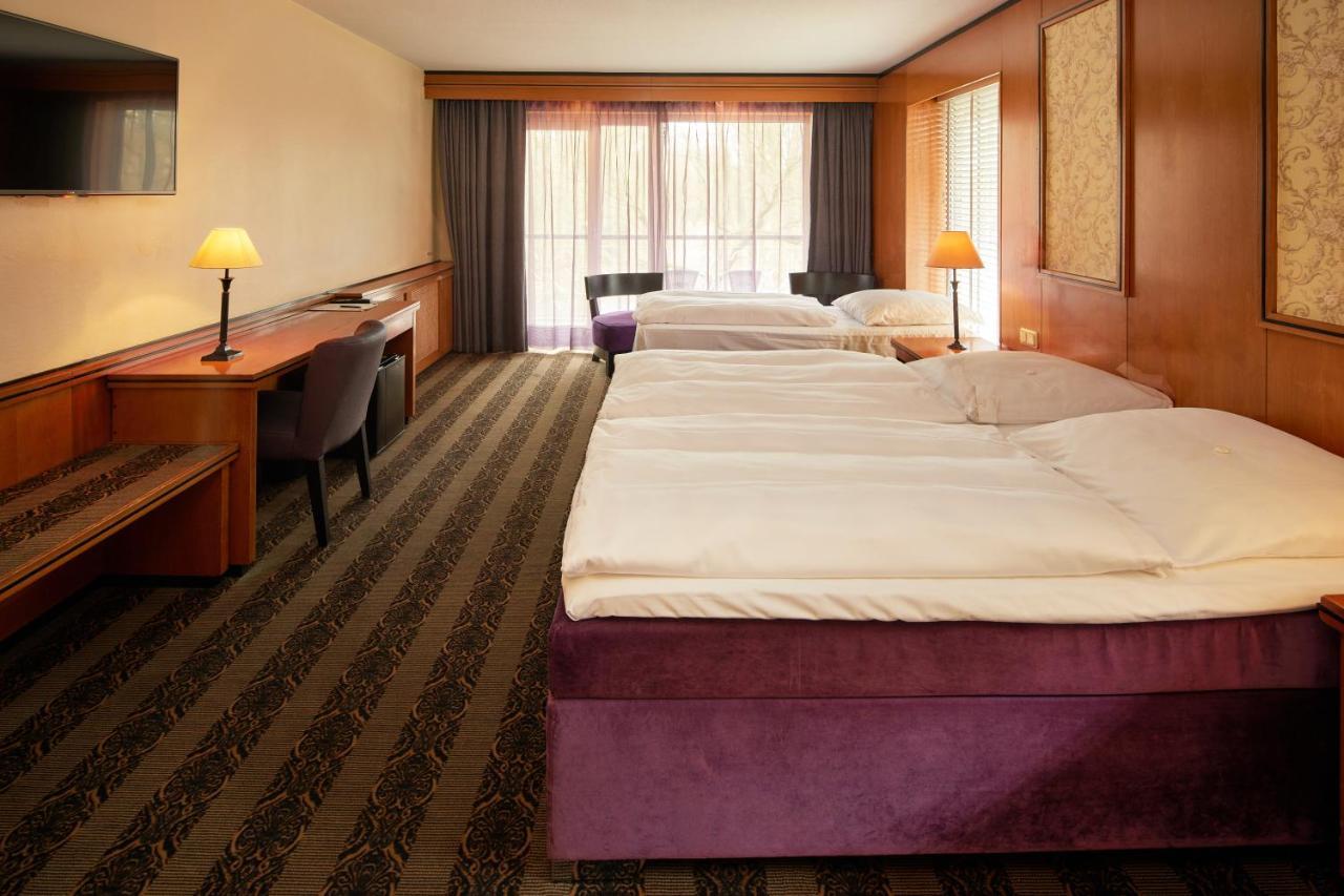 Hotel Gladbeck Van Der Valk Bagian luar foto
