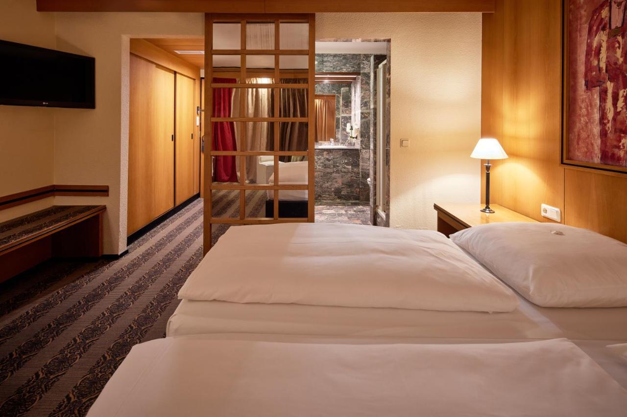 Hotel Gladbeck Van Der Valk Bagian luar foto
