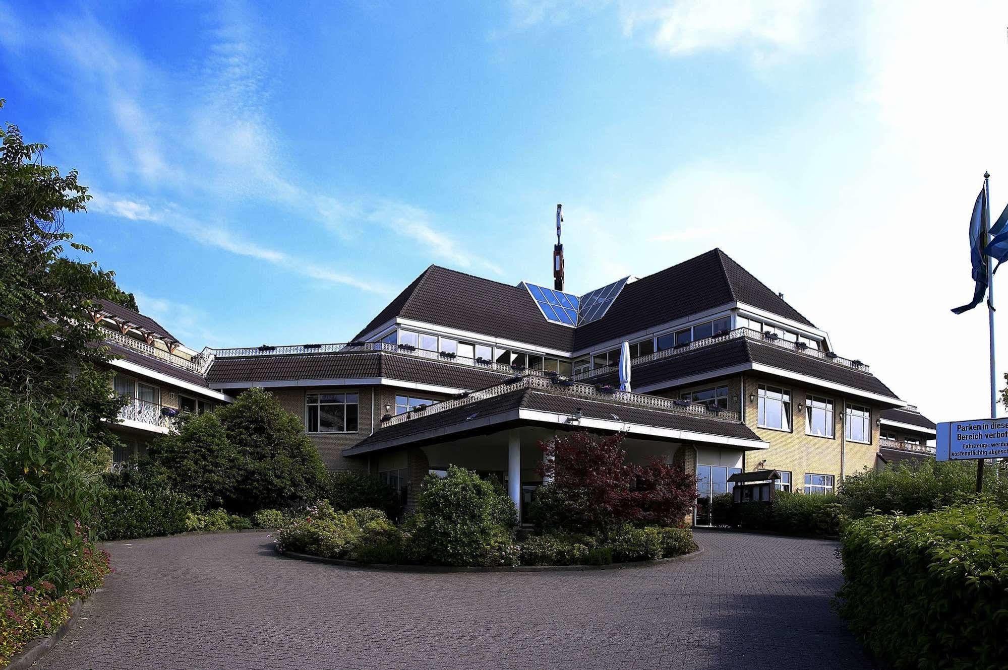 Hotel Gladbeck Van Der Valk Bagian luar foto